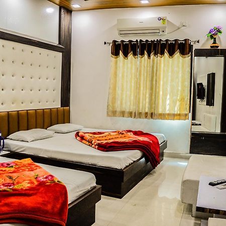 Hotel Shree Dwarkadhish Palace Удджайн Экстерьер фото