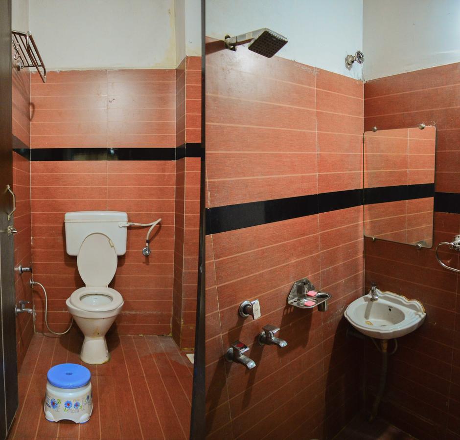 Hotel Shree Dwarkadhish Palace Удджайн Экстерьер фото