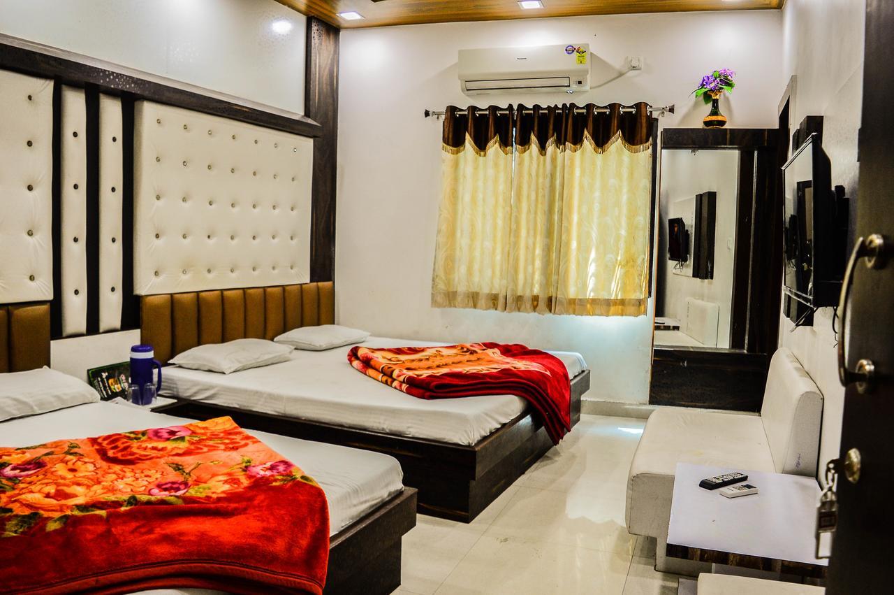 Hotel Shree Dwarkadhish Palace Удджайн Экстерьер фото